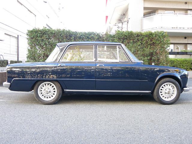 アルファロメオ ジュリア スーパー1.6 左H 5MT 【デルオート】